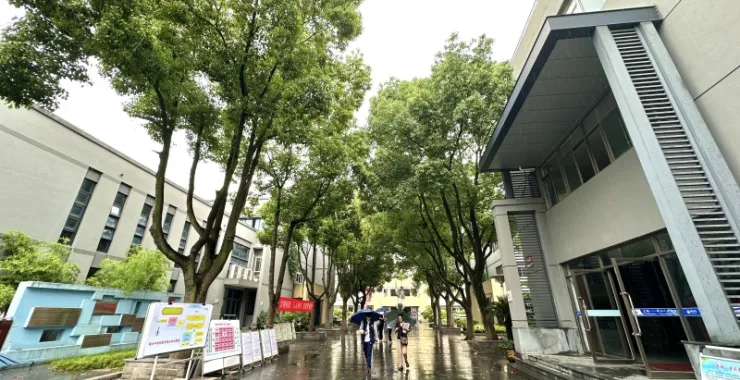 余姚市舜水中学教学楼
