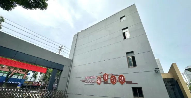 余姚市舜水中学教学楼大门