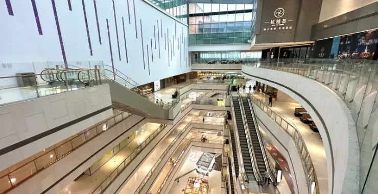 杭州远洋乐堤港电梯俯视走廊通道