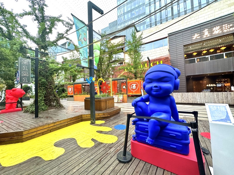 杭州远洋乐堤港室外步行街美陈布置