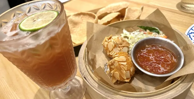 泰国菜美食网红打卡虾球泰式奶茶