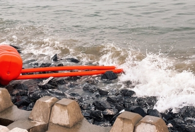 广西北海海沙滩日落晚霞海水浪花海边