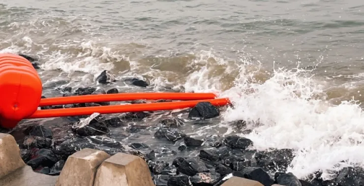 广西北海海沙滩日落晚霞海水浪花海边