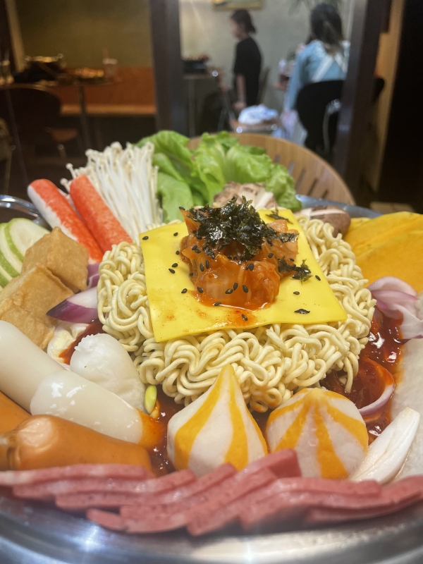 部队火锅美食韩国料理
