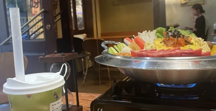 部队火锅美食韩国料理苦瓜柠檬茶