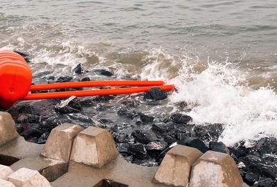 广西北海海沙滩日落晚霞海水浪花海边