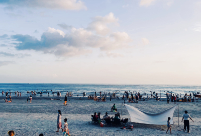  广西北海海沙滩日落晚霞海边度假落日日出