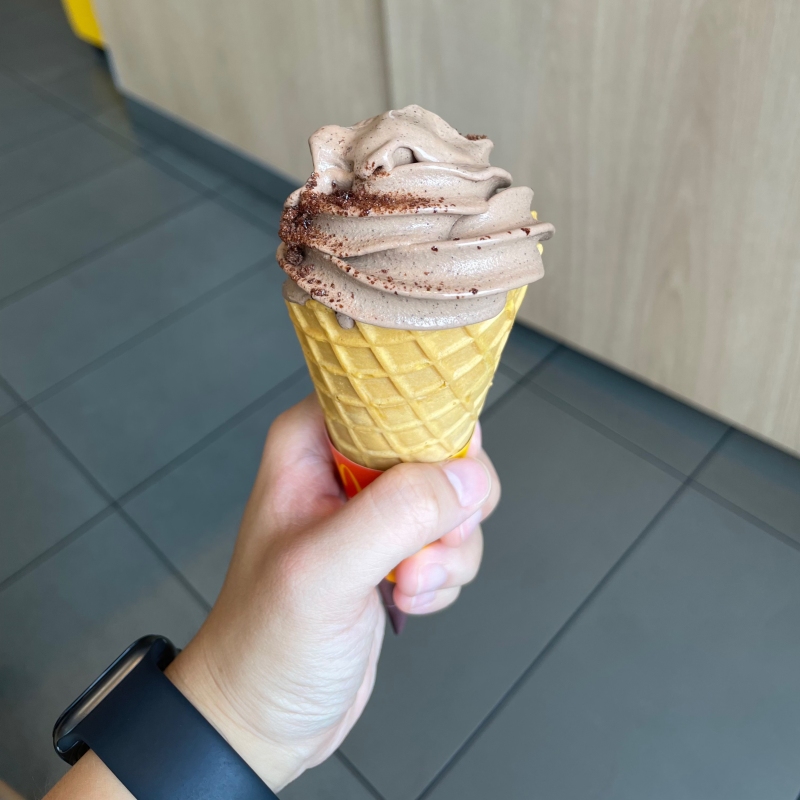 冰淇淋麦当劳甜筒夏日雪糕棒冰