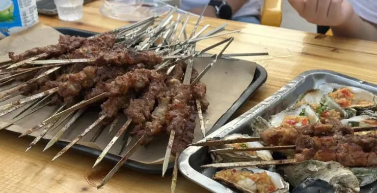  烧烤烤生蚝夜宵宵夜大牌档烤羊肉串牛肉串烤串