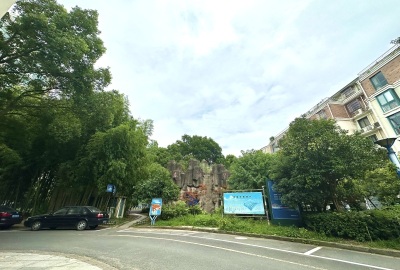 余姚市春晓花园小区楼盘石雕