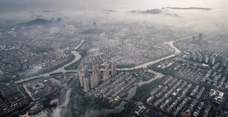 余姚大雾袭城云雾姚城城区城市俯瞰全景航拍高楼小区建筑