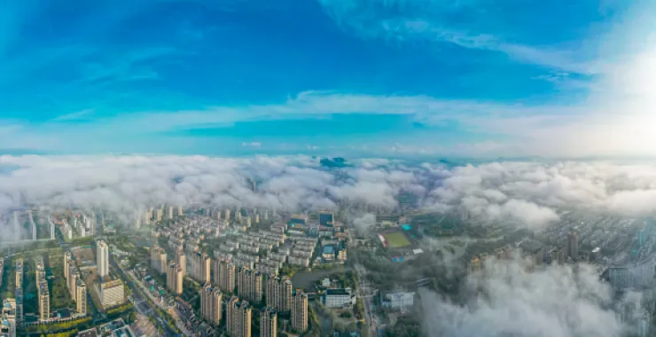 蓝天白云余姚姚城航拍俯瞰云海云雾缭绕全景城区城市全景